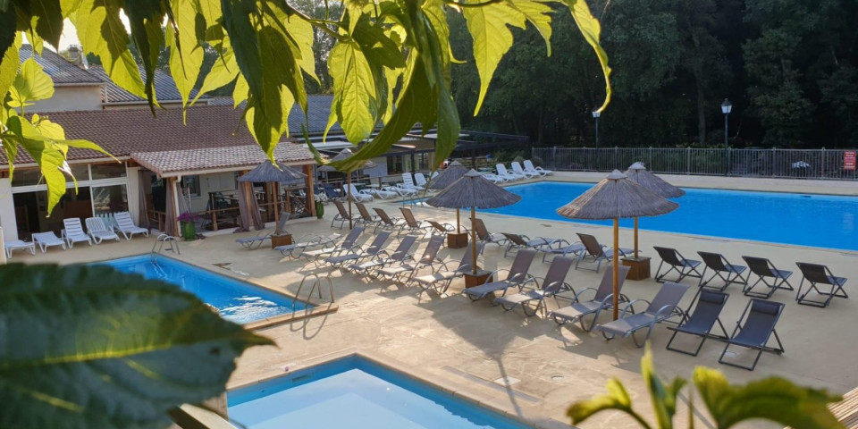 camping-la-clementine-piscine-1705x860.jpg